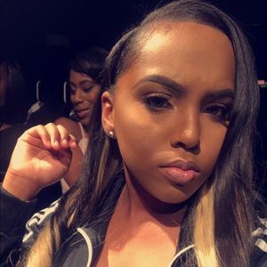 Meet your Posher, Destinee